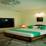 Hotel Surya Vilas Palace