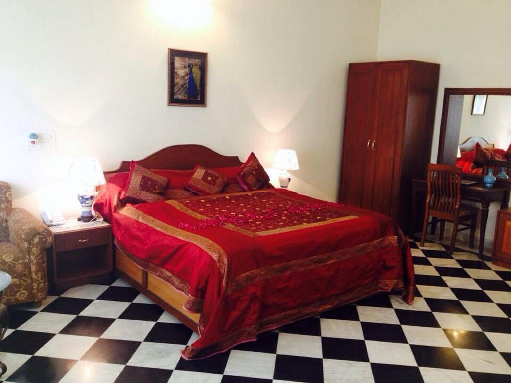 Surya Palace Hotel 4*