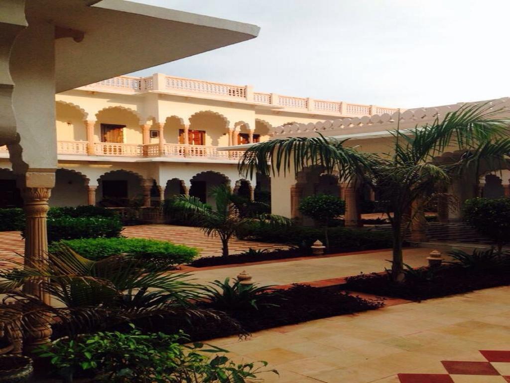 Surya Palace Hotel