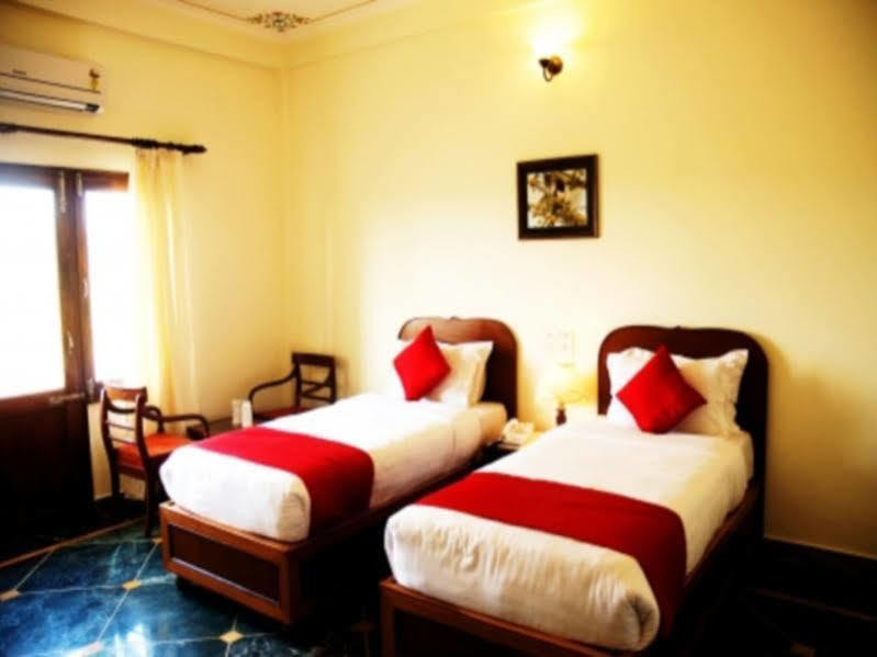 Surya Palace Hotel